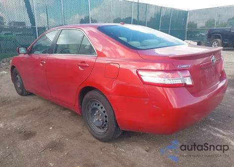 2010 Toyota Camry Le z USA, uszkodzony, nr VIN 4T1BF3EK6AU067775